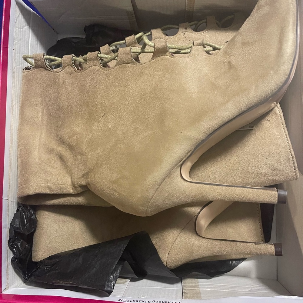 Open Toe String up boots - Picture 5 of 5